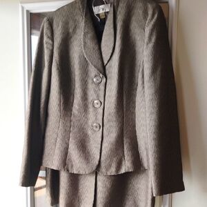 Le Suit Olive Black Textured Lined  Suit